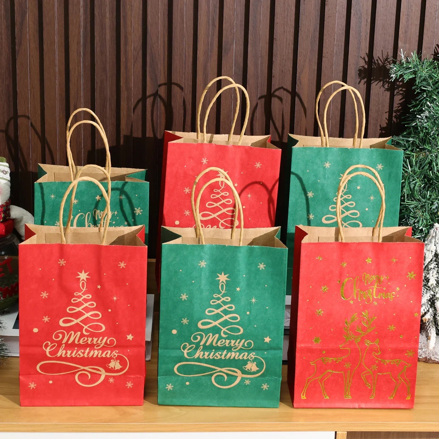 1-24PCS 21X15X8CM Christmas Kraft Paper Handbag Xmas Tree Elk Pattern Gift Candy Cookie Packaging Bags New Year Packing Portable Tote Bags