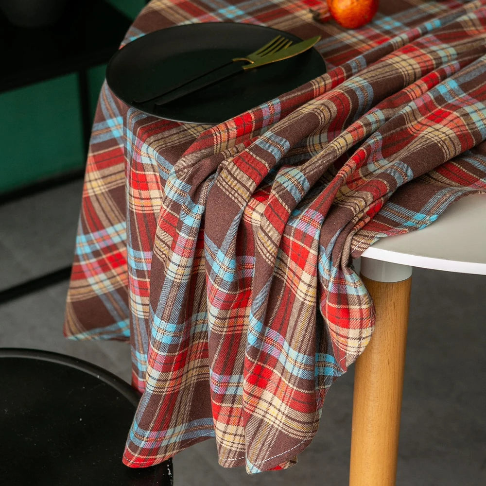 Christmas Tablecloth Round Plaid Tablecloth Wrinkle Resistant Rustic Christmas Checkered Table Cloth for Holiday Party Dining